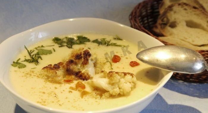 Сырный суп с карамелизированной цветной капустой