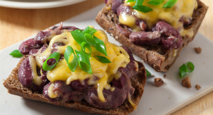 Бутерброд с фасолью