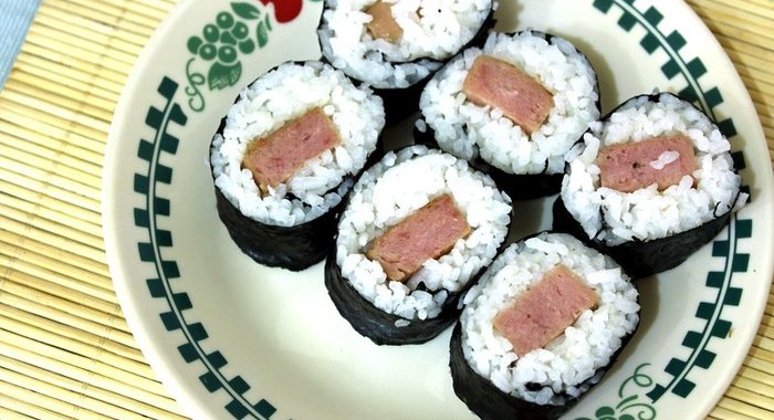 Роллы с колбасой