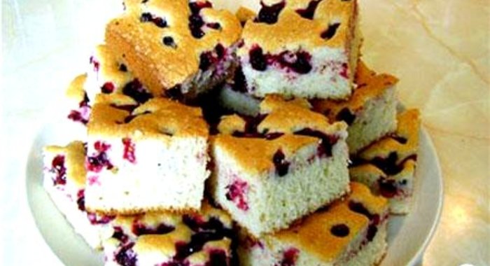 Летний кекс с ягодами