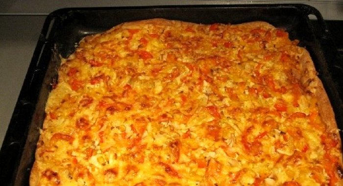 Пицца из слоеного бездрожжевого теста