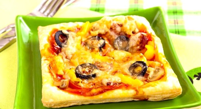 Пицца из слоеного теста