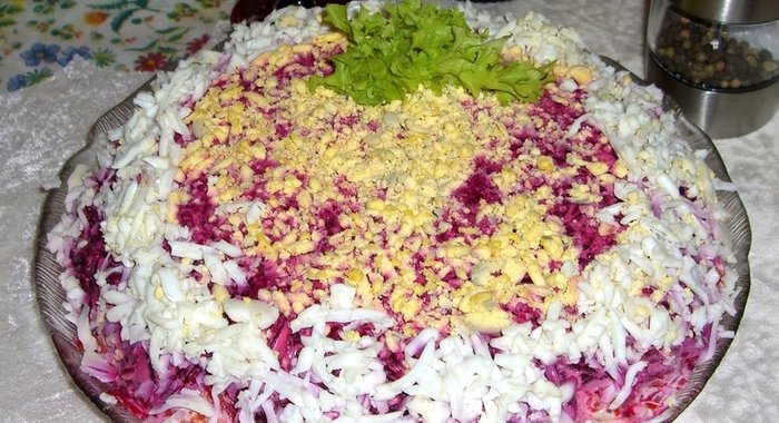 Селедка под шубой с жареным луком