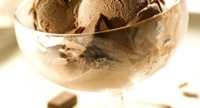 Шоколадное мороженое с самбукой