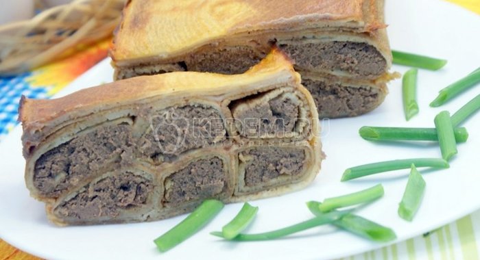 Блинный пирог с печенью