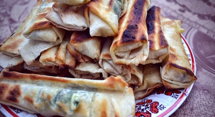 Сулугуни в лаваше на сковороде