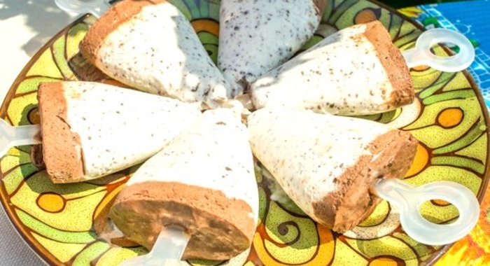 Мороженое с шоколадной крошкой