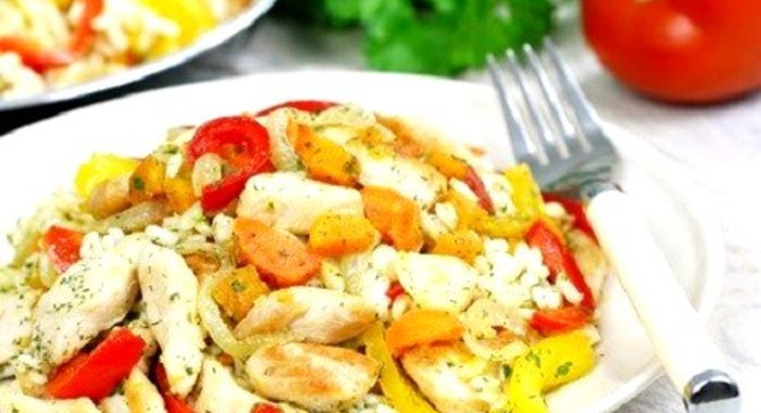 Ризотто с курицей и овощами