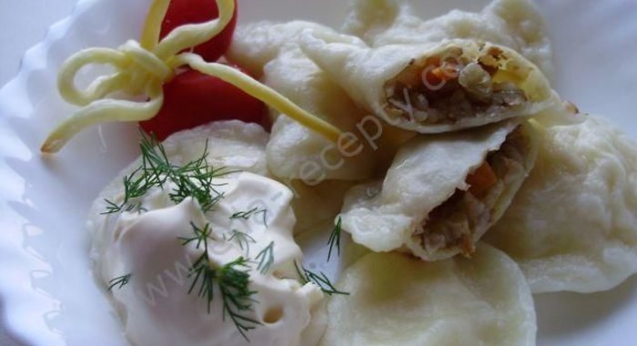 Вкусные вареники с гречкой и овощами