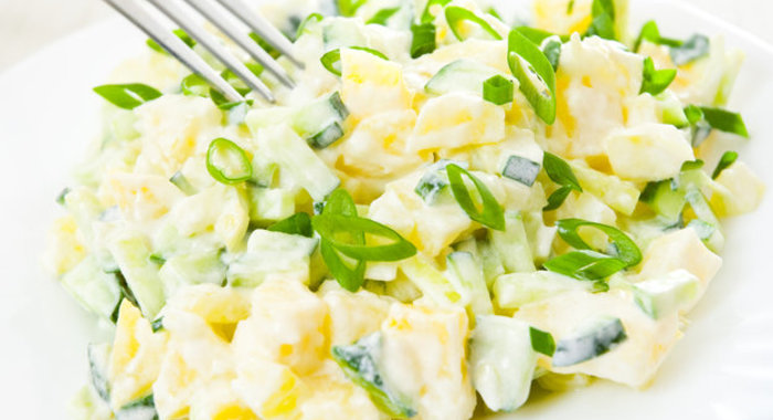 Картофельный салат с зеленым луком