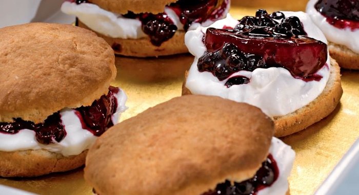 Песочные пирожные с абрикосами