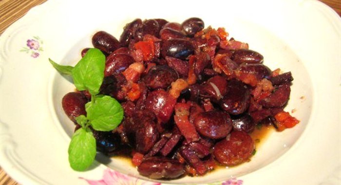 Рагу из фасоли по‑баскски