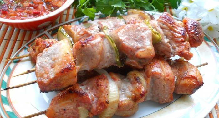 Шашлык из свинины в томатном маринаде (в духовке)