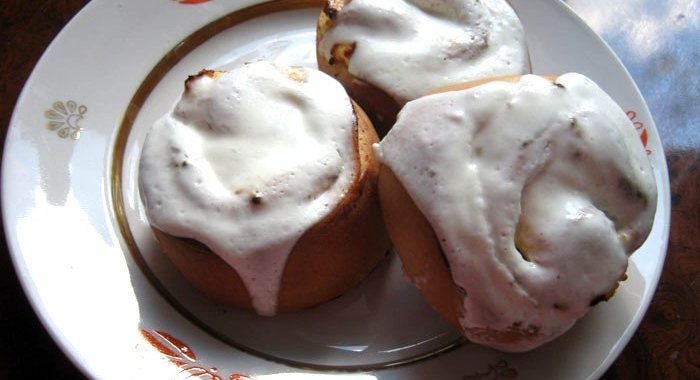 Ватрушки с творогом в сметанной заливке