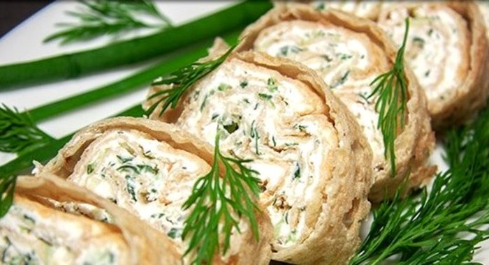 Лаваш с сыром и чесноком