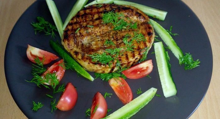 Стейк из индейки на сковороде-гриль