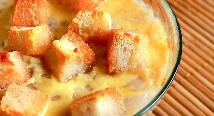 Суп-пюре из цветной капусты с пармезаном