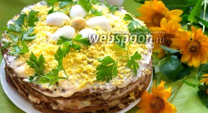 Печёночный торт из куриной печени с грецкими орехами и яйцом