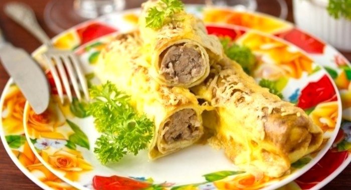 Яичный рулет с фаршем