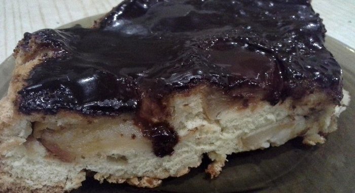Яблочно-банановая шарлотка в шоколаде