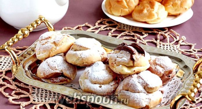 Профитроли с шоколадным кремом