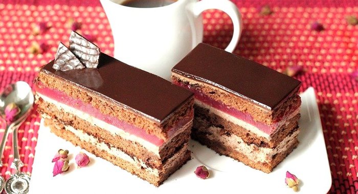 Шоколадно-малиновые пирожные