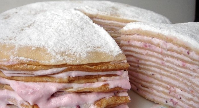 Блинчики с творогом и клубникой