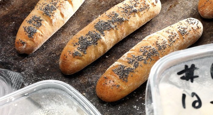 Багеты с картофельными хлопьями и маком