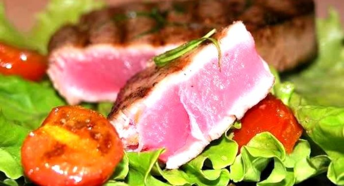 Стейк из красной рыбы