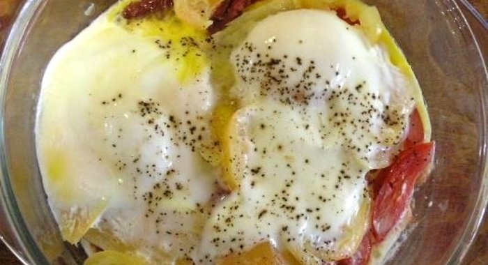 Яичница на завтрак в микроволновке