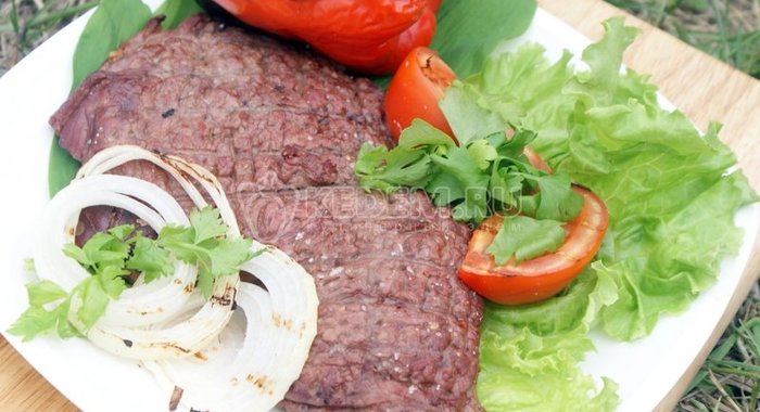 Стейк из говядины на гриле