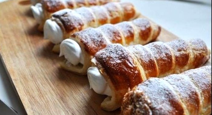 Трубочки с белковым кремом