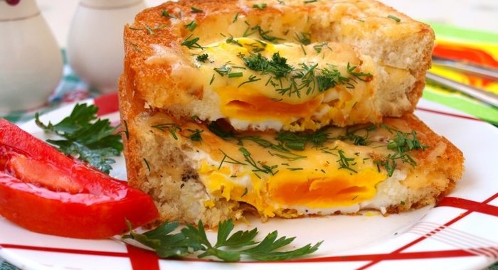 Яичница в бутерброде