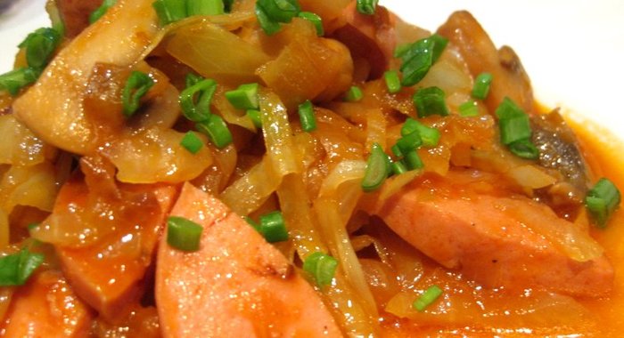 Гуляш из сосисок