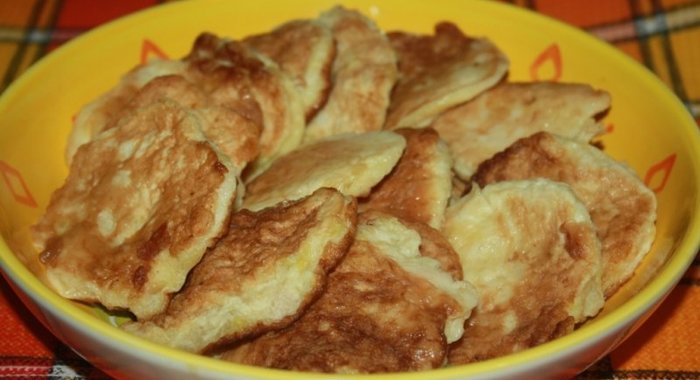 Оладьи на кефире с курицей и луком