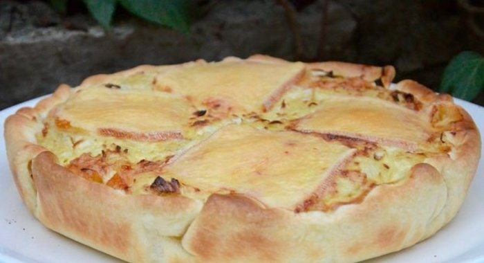 Пирог с картофелем и сыром раклет