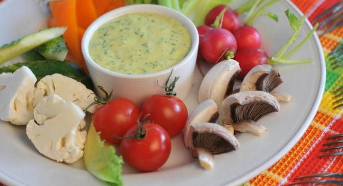 Янтарный джем из яблок с цукатами и корицей