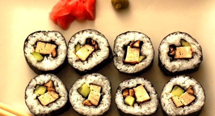 Футомаки с омлетом и шиитаке