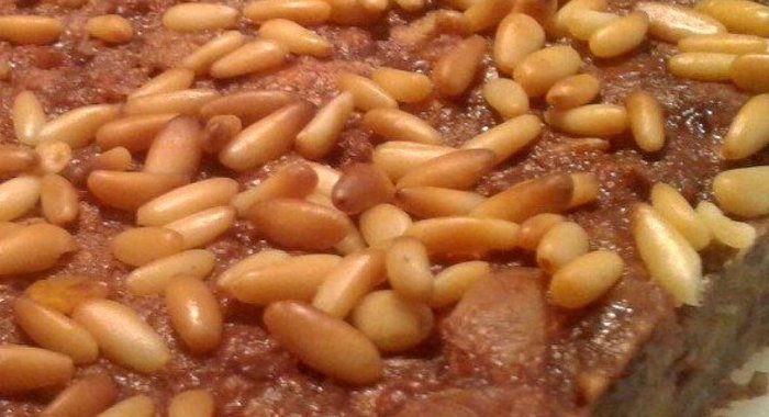 «Торта ди пане» – сладкий пирог из старого хлеба, изюма, какао и орехов