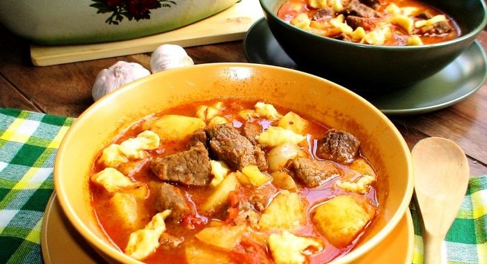Будапештский гуляш (бограчь гуяш) c чапетками