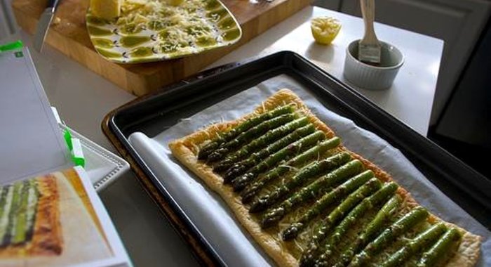 Тарт со спаржей и лимоном