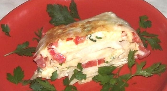 Рулет с сырно яичной начинкой