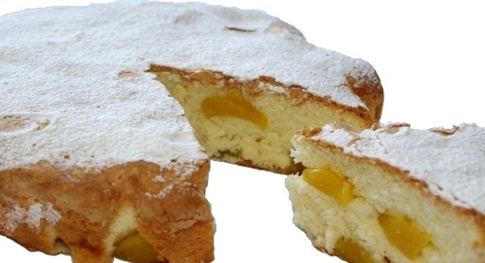 Шарлотка с апельсинами и яблоками