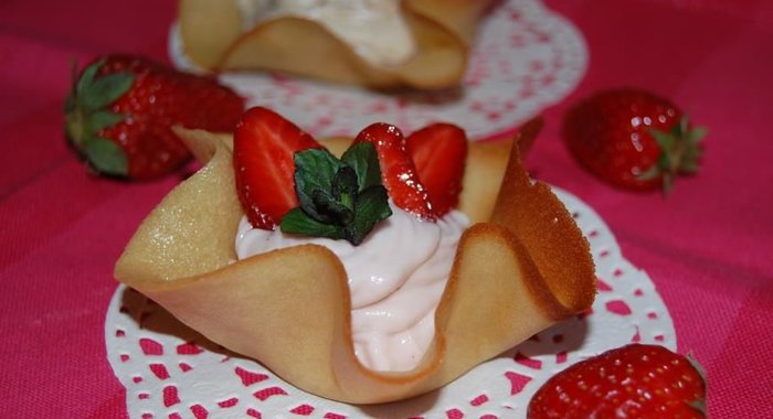 Пирожные «Белковые корзиночки с кремом»