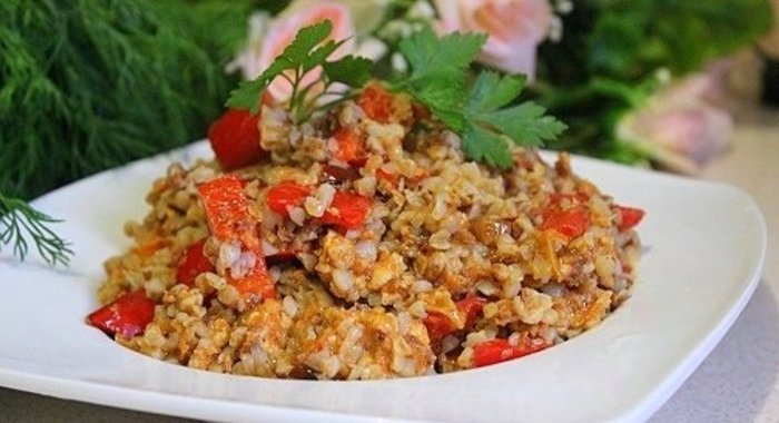 Гречневая каша с болгарским перцем и фаршем
