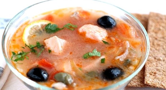 Рыбная солянка из форели