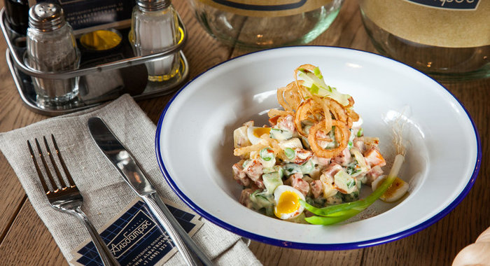 Мясные рулеты с грибами и луком