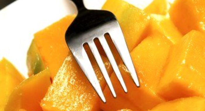 Манго в имбирно-мятном сиропе