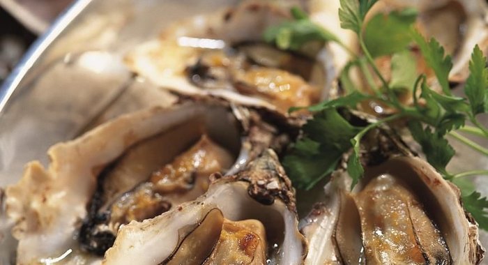 Шоколадный кекс с вишней