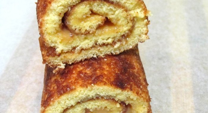 Бисквитный рулет со сгущенкой